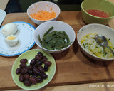 Foto del paso 3 de la receta: Ensalada de bacalao, judías verdes, huevo y aceitunas negras