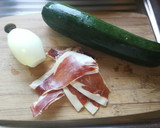 Foto del paso 4 de la receta: Sepia con pesto Vidalim Omega 3 y calabacín salteado