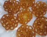 A picture of step 6 of Flour sweet (tsatsafa).