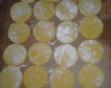 Foto del paso 4 de la receta: Galletitas para el mate !!