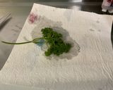 Une image de l'étape 5 de Filets de lieu jaune au poivron vert, persil et citron.