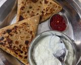 A picture of step 4 of Green peas and paneer paratha.