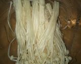 Foto langkah ke 1 dari resep Jamur Enoki Crispy.