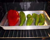 Foto del paso 2 de la receta: Pimientos verdes rellenos de pescadilla confitada