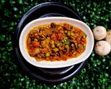 A picture of step 5 of Mushroom matar.
