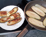 Foto del paso 1 de la receta: Rollitos de berenjena con mousse de ajo y perejil