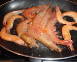 Foto del paso 6 de la receta: Rape con marisco en salsa