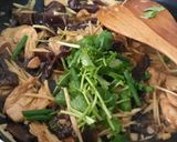 รูปขั้นตอนการทำที่ 5 ของ ผัดขิงอกไก่ สูตรใส่เหล้าจีน