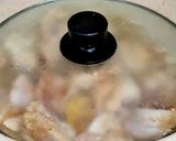 Foto langkah ke 2 dari resep Ayam Jamur Lada Hitam Masak Kecap.