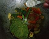 Foto langkah ke 3 dari resep Ayam suwir kemangi.