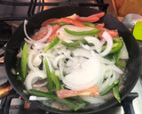 Foto del paso 2 de la receta: Bistec de Res encebollado