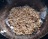 A picture of step 4 of Green chillies chutney (pachchimirchi pachchadi).
