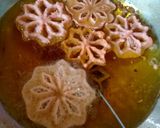 Foto langkah ke 4 dari resep Kembang goyang gurih.