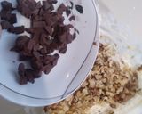 عکس مرحله 10 از دستور دسر مغزدار بیسکویت فنجانی