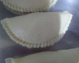 A picture of step 3 of Mawa gujiya.