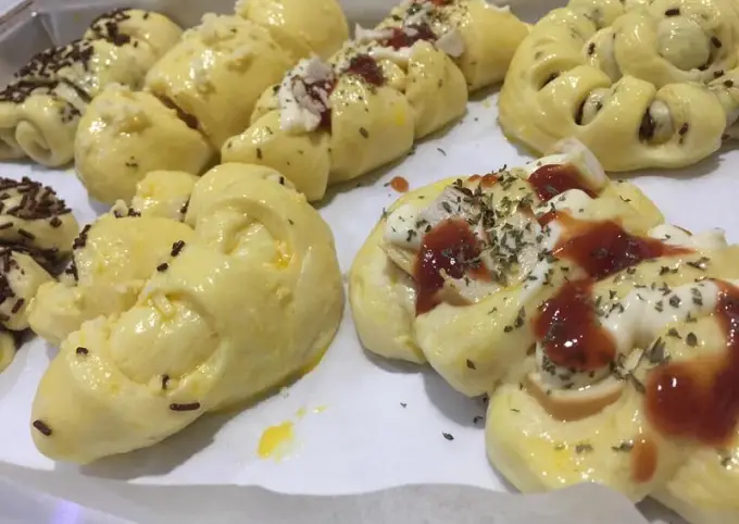 Langkah-langkah untuk membuat Cara membuat Roti Manis Rumahan / Donat Kampung kuning telur