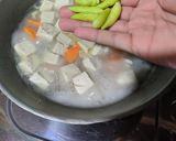 Foto langkah ke 4 dari resep Sup ayam tahu gurih.