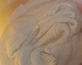 Foto del paso 2 de la receta: Medialunas de MANTECA♡ Adictivas