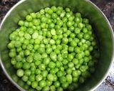 मटार उसळ (matar usal recipe in marathi) रेसिपी स्टेप 1 फोटो 