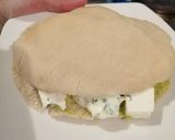 Foto del paso 4 de la receta: Sándwich en Pan Pita con salsa de Yogurt