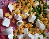 A picture of step 2 of Schezwan matar paneer corn masala.