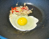 Foto langkah ke 2 dari resep Nasi goreng sosis bumbu iris (892).