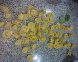 Foto del paso 6 de la receta: Capelletti de calabaza sobre salsa concasse