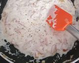 Foto del paso 2 de la receta Crema de bacon con huevo flor