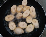 Foto del paso 2 de la receta: Bolones de plátano con queso