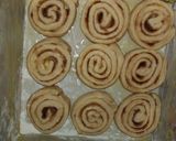 A picture of step 11 of Cinnamon roll 2.