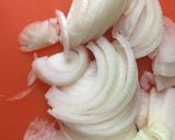 Foto del paso 1 de la receta: Calabacines con cebollas y mozzarella