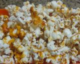 صورة لخطوة 3 من وصفة فشار كراميل 🍿🍿