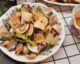 Hình bước làm 1 của món Trứng chiên rau muống