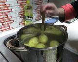 Foto del paso 4 de la receta: Croquetas de papa bañadas en flor de calabaza