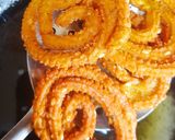 कुरकुरी चकली (Kurkuri chakli recipe in hindi) रेसिपी चरण 3 फोटो