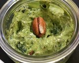 Foto del paso 3 de la receta: Salsa vegana tipo pesto de cebolla de verdeo