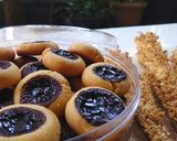 Foto langkah ke 7 dari resep Thumbprint Cookies.
