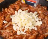 รูปขั้นตอนการทำที่ 2 ของ ทัคคาลบิไก่เกาหลีชีสยืด ง่ายๆ