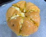 Hình bước làm 4 của món Bánh Mì Phô Mai Bơ Tỏi Hàn Quốc