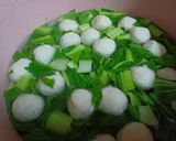 Hình bước làm 2 của món Canh cải thìa cá viên