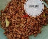 Foto langkah ke 3 dari resep Kering tempe manis bumbu iris.