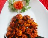 A picture of step 2 of Chilli prawns.