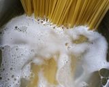 Foto langkah ke 1 dari resep Spaghetti Carbonara.