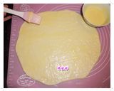 手撕香濃煉乳圓形烤杯麵包的食譜步驟4照片