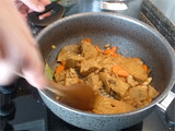 Seitan estufado com puré de batata