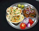 A picture of step 8 of Amritsari Chole Kulche.