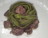 Foto del passaggio 4 della ricetta Tagliatelle agli spinaci con crema di cavolo rosso e tonno