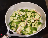 A picture of step 3 of 沙茶黃瓜（Vegan）BBQ source with cucumber.