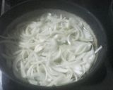 Foto del paso 3 de la receta: Pescado al estragón y tomillo sobre cebollas a la manteca