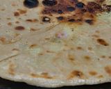 A picture of step 5 of Aloo bharey paratha.